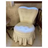 Petite Accent Chair, 21x20x30" tall. Seat height
