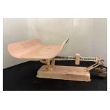 Baby scale with weights