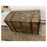 Primitive wood trunk & rags