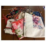 Vintage Aprons & Linens