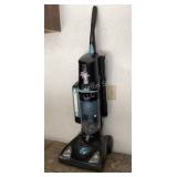 Fantom cyclone vacuum, works