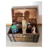 Vintage Trunk & Christmas Decor