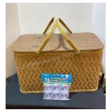 Picnic Basket with insert & clips