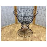 Wire planter, 16"w x 17ï¿½t