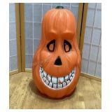 Pumpkin blow mold, works