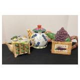 3 Teapots