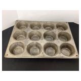Large Ekco Muffin Pan