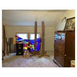 Middle bedroom cleanout