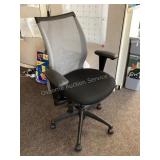 Adjustable Office Chair, 29x19x42" tall