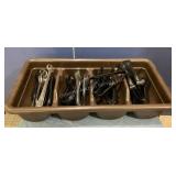 Commercial kitchen cutlery tote of small tongs