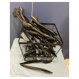 19 plastic food service tongs & wire basket