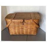 Wood picnic basket