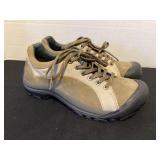 Keen Size 9 shoes, like new