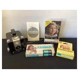 Brownie Hawkeye Camera & Flashbulbs