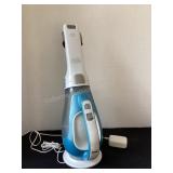 Black & Decker 16v mini vac, works