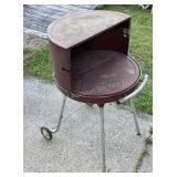 Vintage charcoal grill, 24'w x 41't