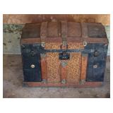 Hump Back trunk, measures 28.5'w x 23't x 16'd