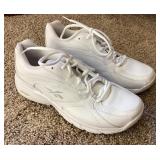 Size 9 Reebok ladies duty proof shoes