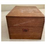 Weis Wood file box, 5 3/4x8 1/2x4 1/4"
