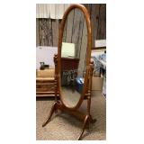 Full Length Mirror, 25x22x60" tall