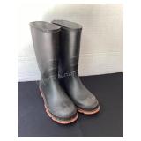 Ladies size 5 rubber slip on boots