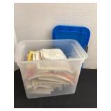 Tote of linens