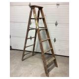 Wood 6ï¿½ step ladder