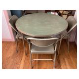 40' Samsonite round card table & 3 folding chairs