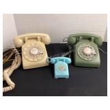 Rotary telephones & mini phone decor