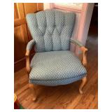 Upholstered accent chair