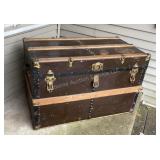 Vintage wood flat top trunk, 37'w x 23ï¿½t x 21ï¿½d