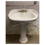 Ceramic 2 piece pedestal sink
