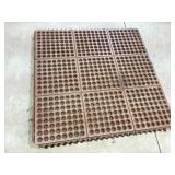 4 rubber floor mats, 3ï¿½x3ï¿½