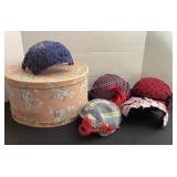 5 vintage ladies hats & hat box