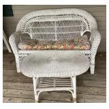 Wicker love seat & coffee table