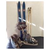 Junior Snow Patrol Vintage skis & poles, Bauer