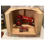 1/16 scale Farmall 350 Narrow Front NIB