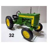 John Deere 320 ERTL 1/16 Diecast Collector Tractor