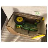 1/16 scale John Deere 3010 Wide Front NIB GC