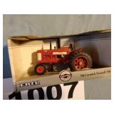 McCormick Farmall 350 1/32 scale