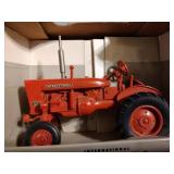 Internatinal Farmall 140 tractor