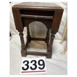 Small table with pullouts 18ï¿½ tall x 12ï¿½ wide