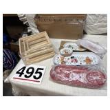 Set a platters new Christmas set a three crates