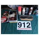 Shoe shine set