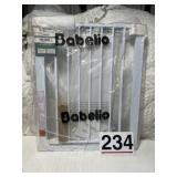 Pressure mounted gate