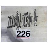 Assorted wrenches