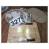 Knives, cutting board, place mats, e5c
