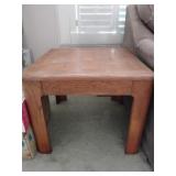 Side table 25x25 T 20 in.