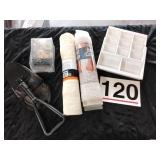 Bath mats, showe4 curtain hooks, dra2er