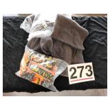 Bag of towels and a throw